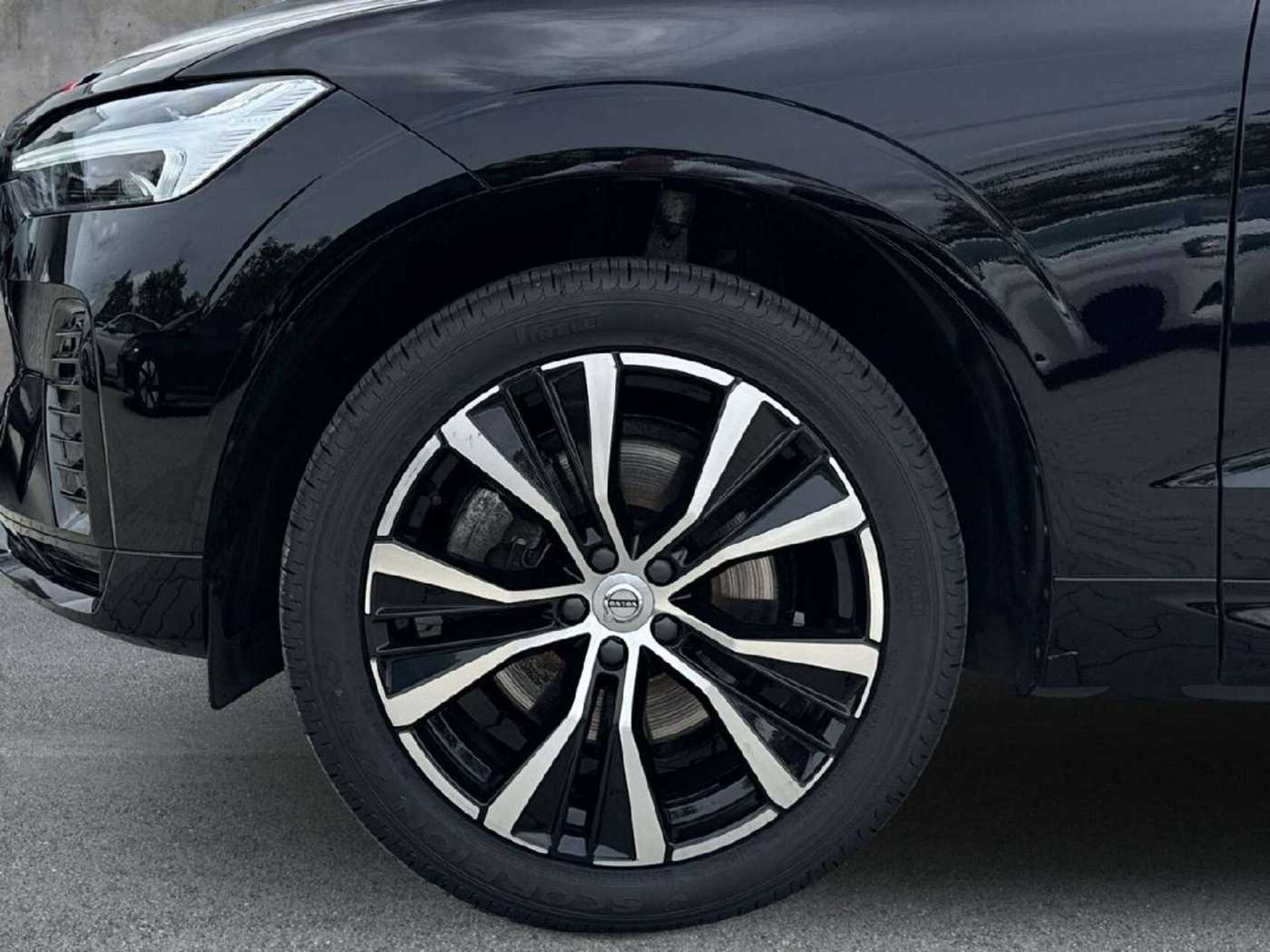 Volvo  Plus Dark 2WD