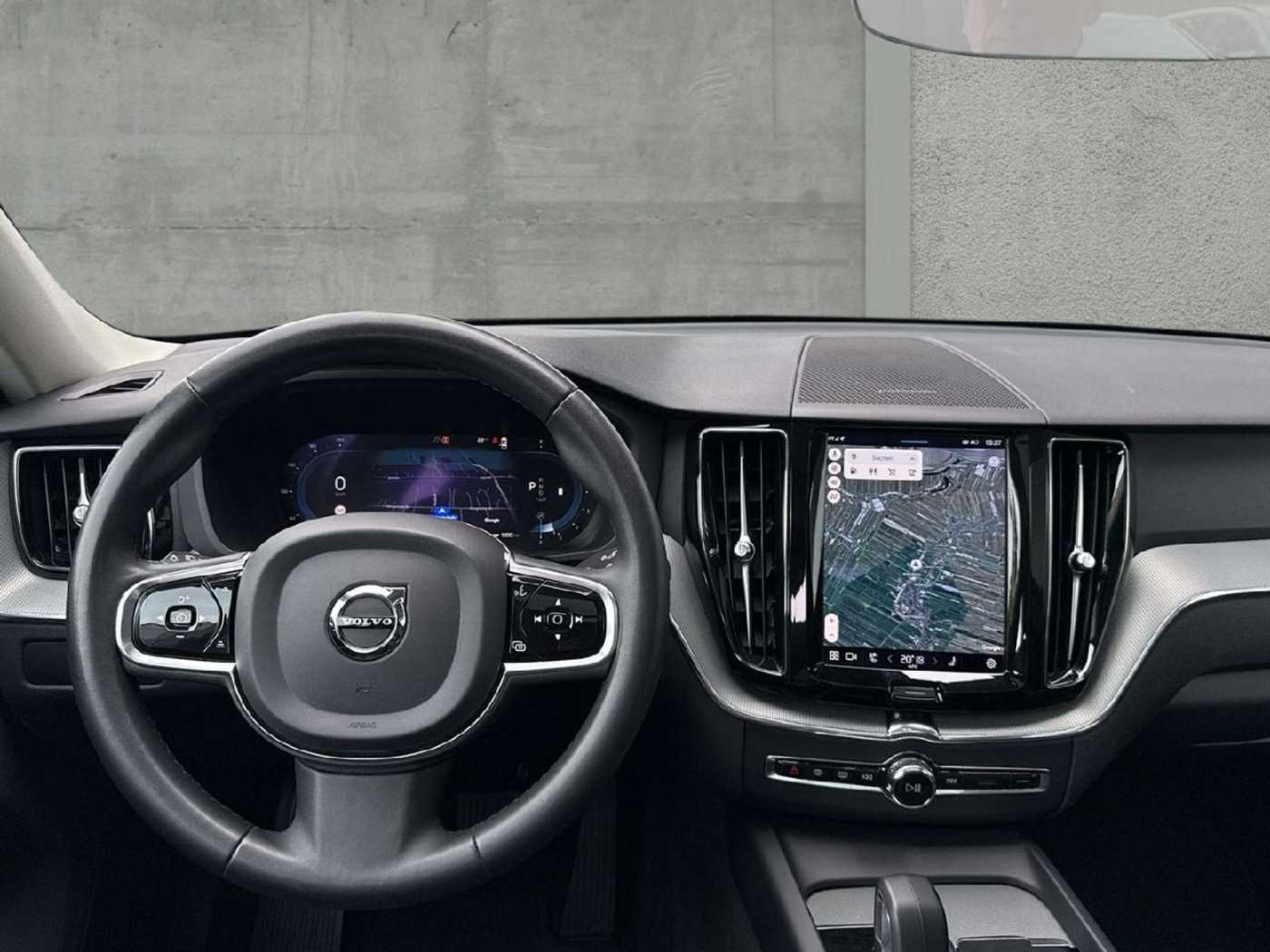 Volvo  Plus Dark 2WD