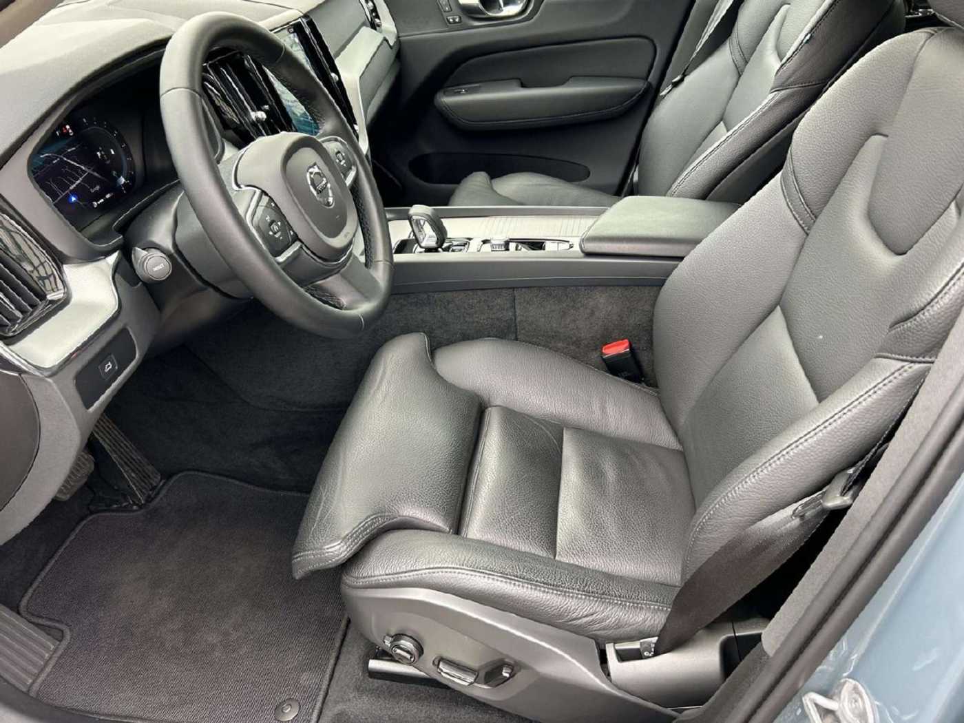 Volvo  B4 Benzin FWD CORE