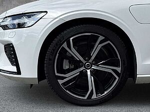 Volvo  Plus Dark T6 AWD Plug-In Hybrid