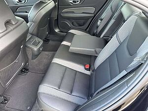 Volvo  Plus Dark