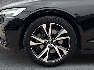 Volvo  Plus Dark