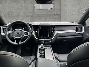 Volvo  B4 Benzin Plus Dark