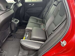 Volvo  B4 Benzin Plus Dark