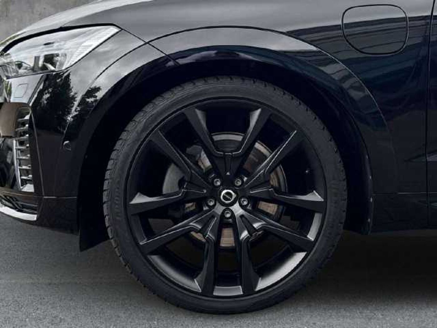 Volvo  R Design Recharge Plug-In Hybrid AWD