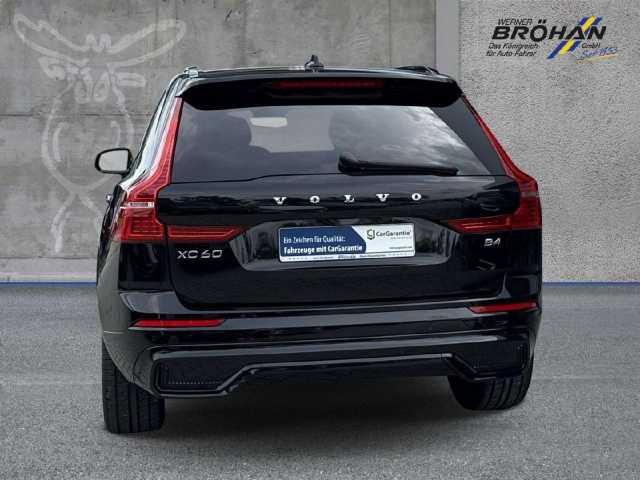Volvo  Plus Dark 2WD