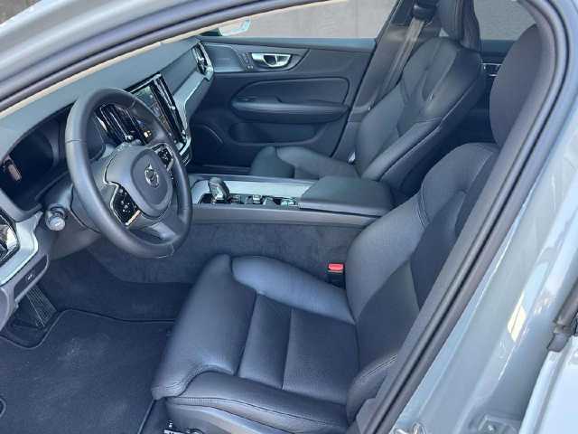 Volvo  B4 AWD Diesel Plus