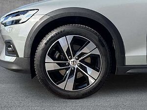 Volvo  B4 AWD Diesel Plus