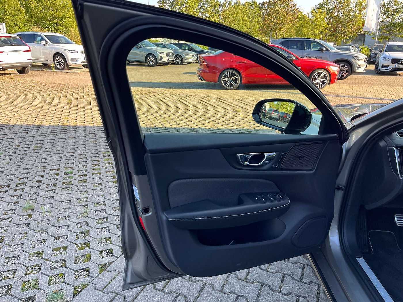Volvo  T6 R Design Plug-In Hybrid AWD