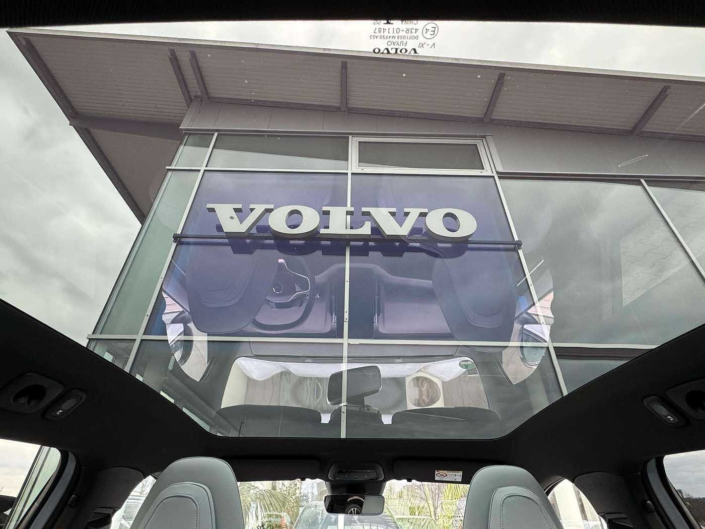 Volvo  Ultra Twin Motor Performance AWD