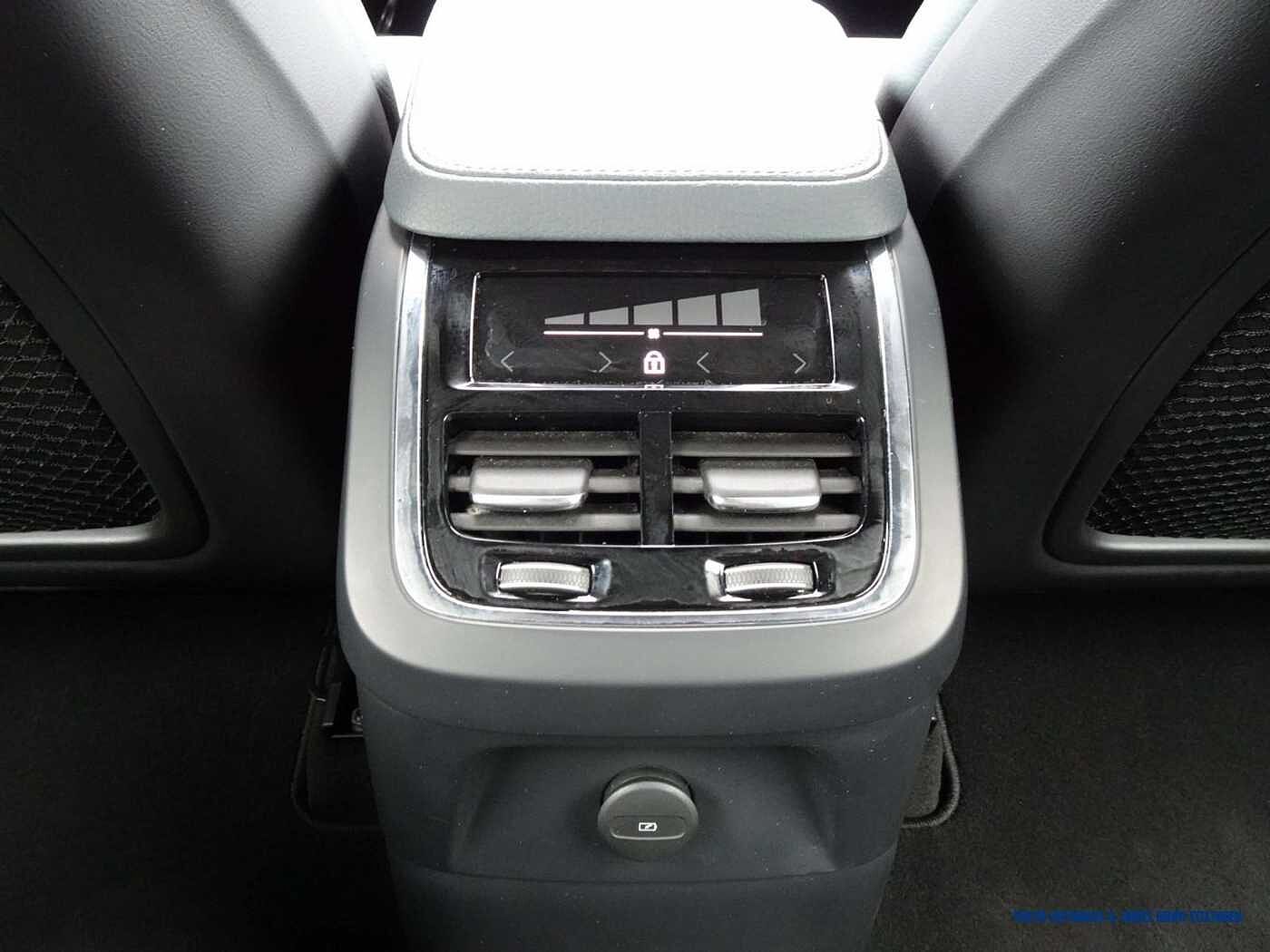 Volvo  T8 AWD Recharge Geartronic R-Design Expression