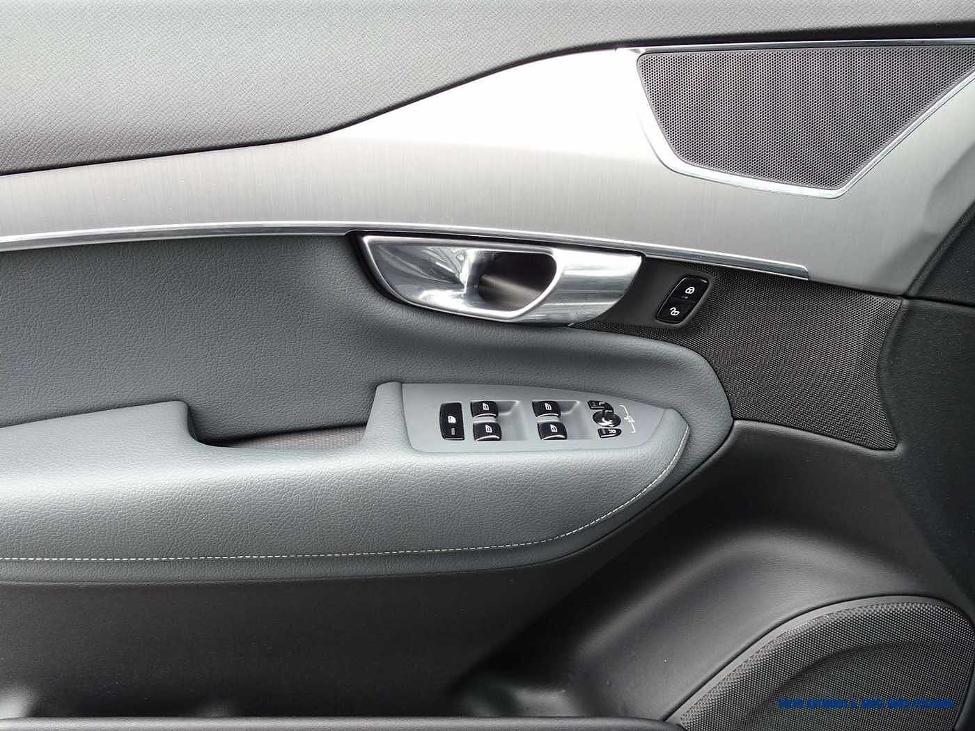 Volvo  T8 AWD Recharge Geartronic R-Design Expression