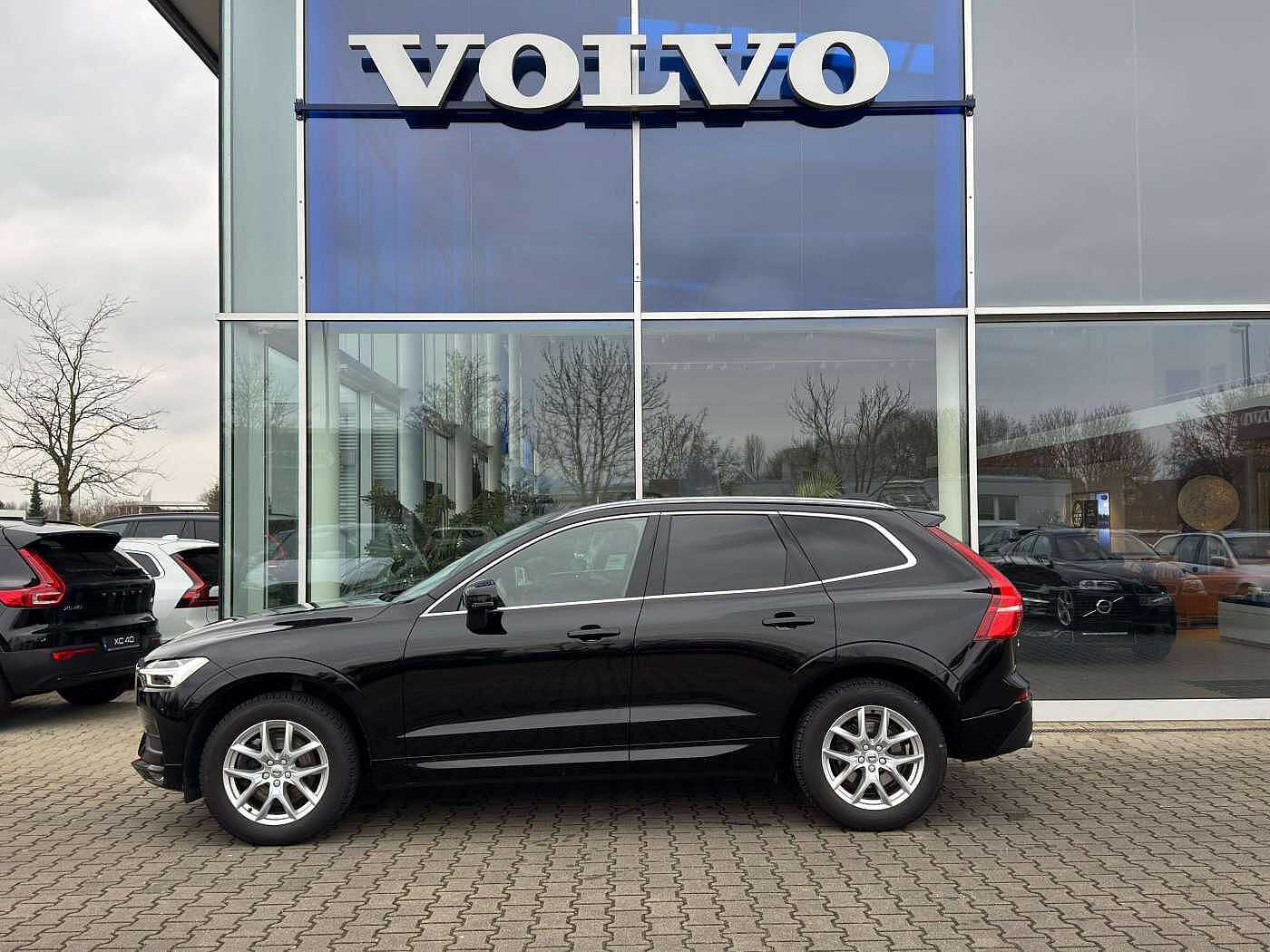 Volvo  B4 Momentum Pro FWD