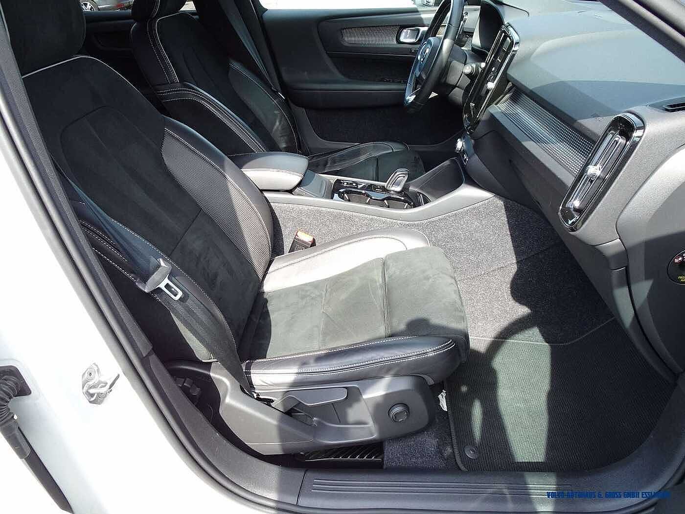 Volvo  D4 AWD Geartronic R-Design