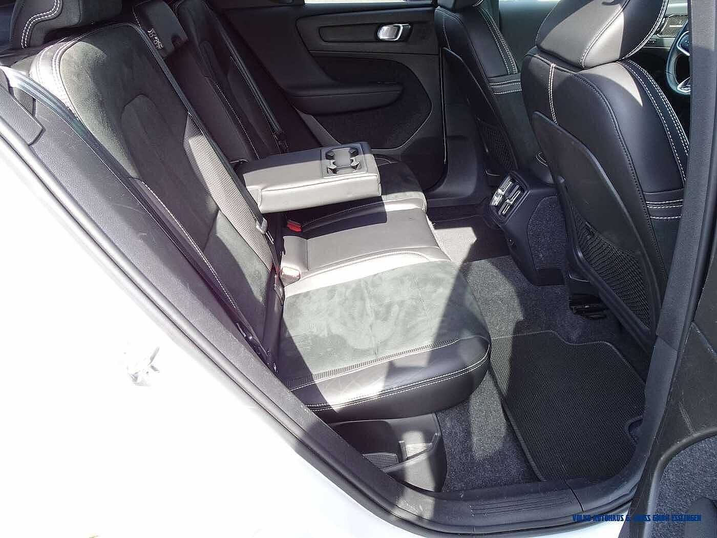 Volvo  D4 AWD Geartronic R-Design