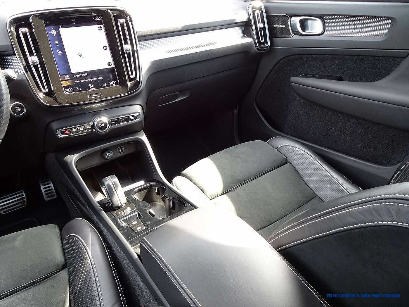 Volvo  D4 AWD Geartronic R-Design