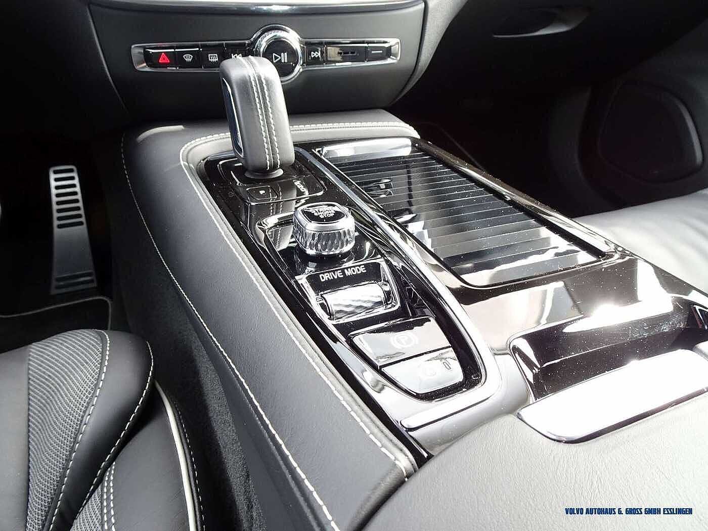 Volvo  T6 AWD Recharge Geartronic R-Design