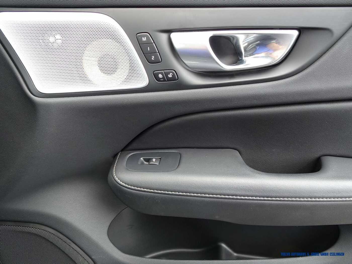 Volvo  T8 AWD Recharge Geartronic R-Design