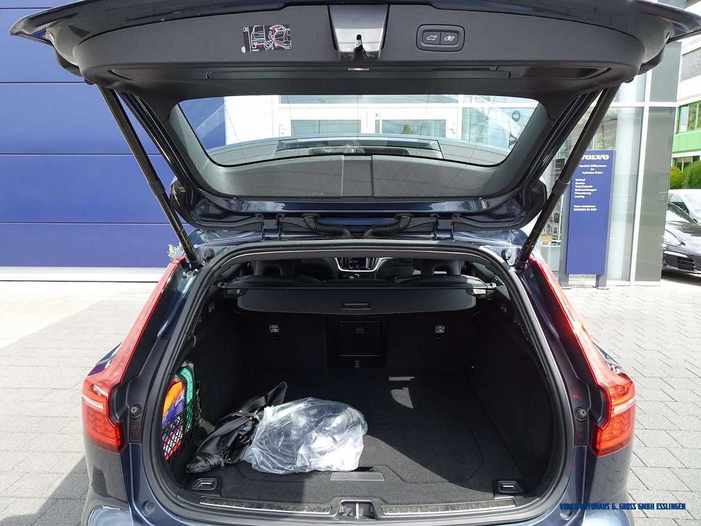 Volvo  T8 AWD Recharge Geartronic R-Design