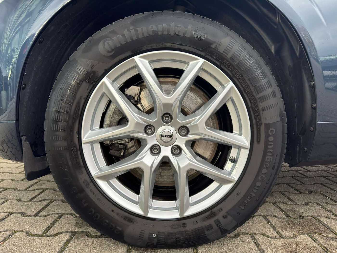 Volvo  D4 Momentum Pro AWD