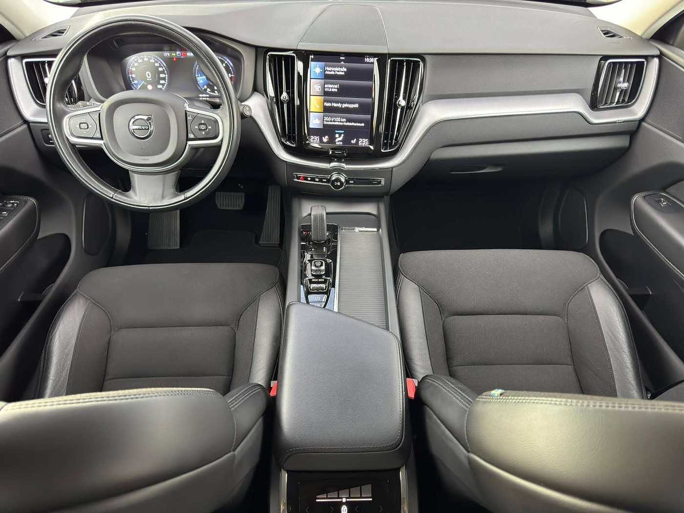 Volvo  D4 Momentum Pro AWD