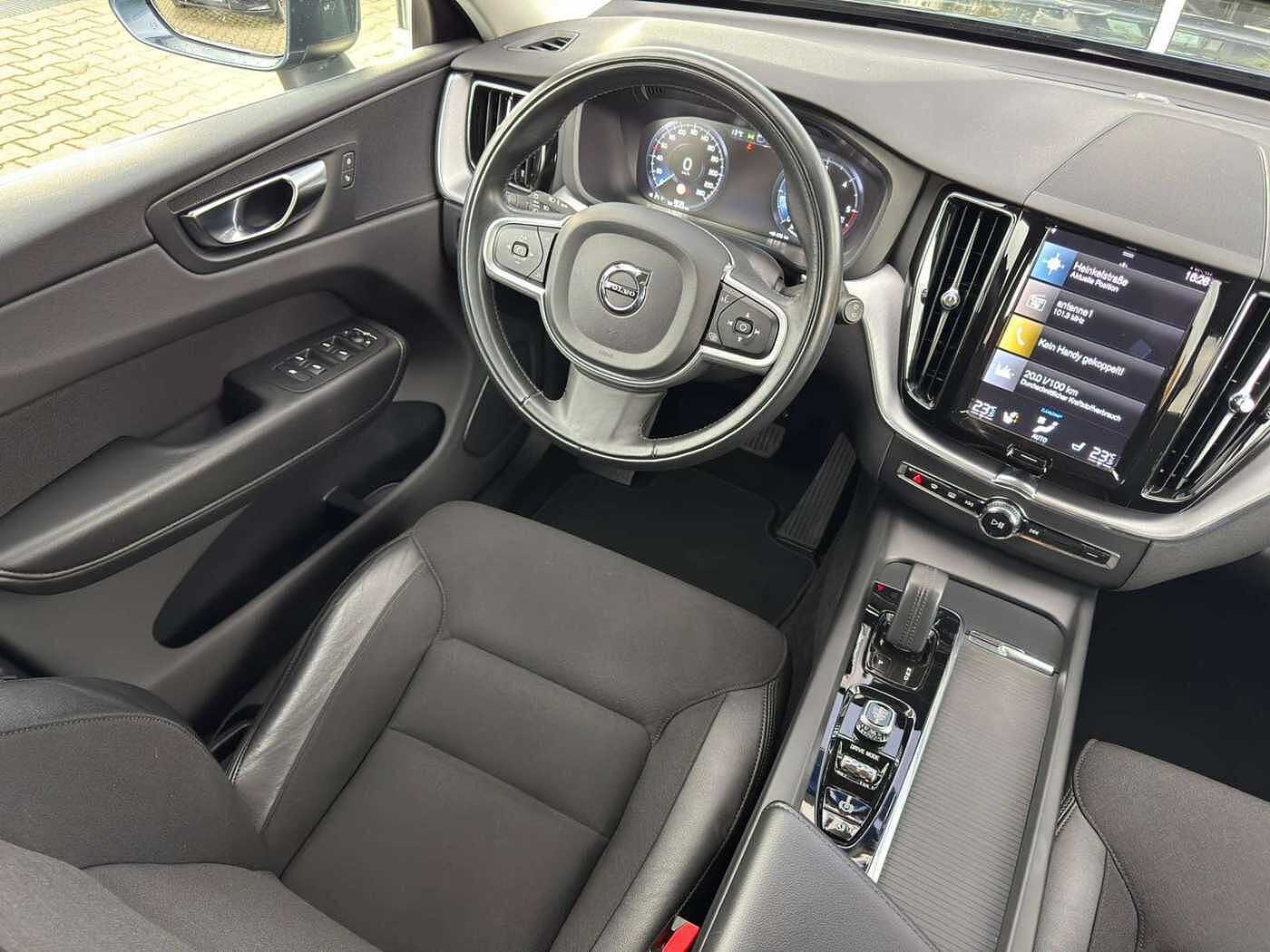Volvo  D4 Momentum Pro AWD