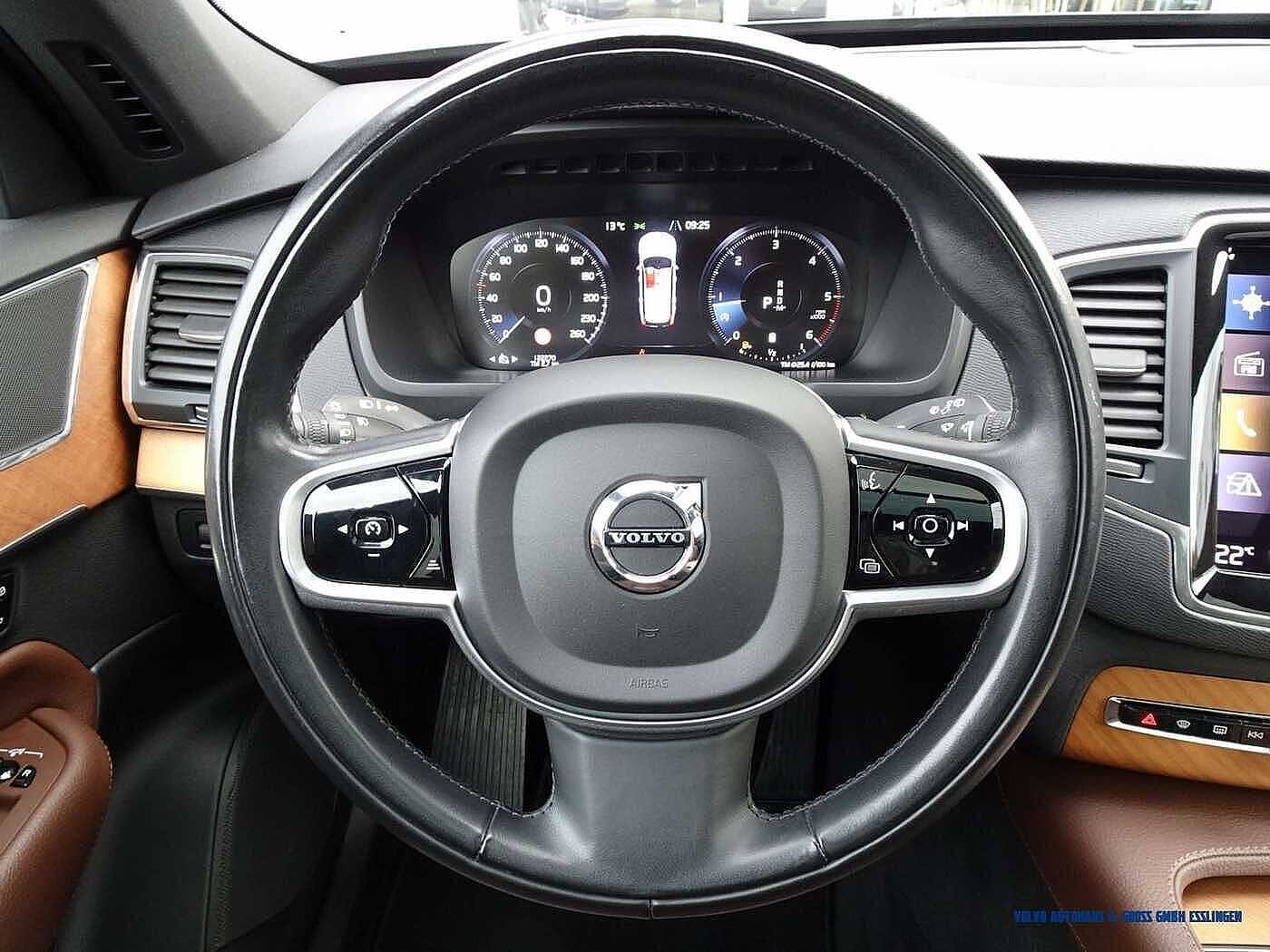 Volvo  B5 AWD Geartronic Momentum Pro