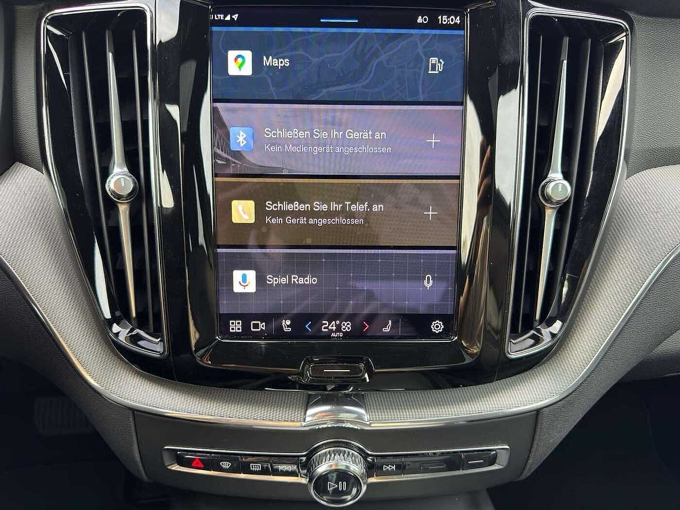 Volvo  B4d Plus Dark AWD