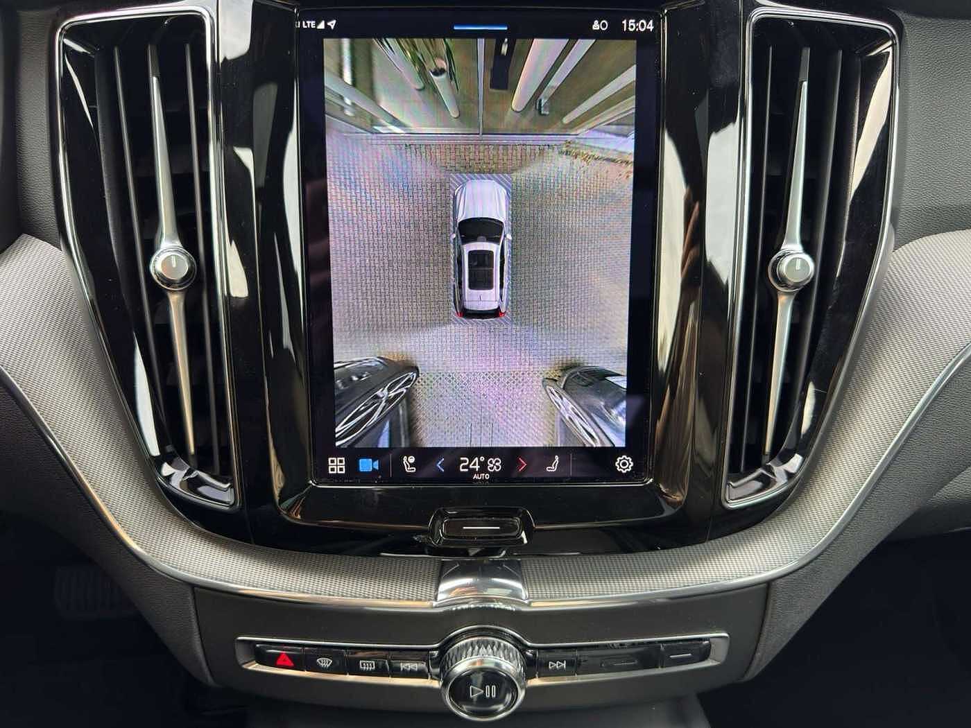 Volvo  B4d Plus Dark AWD