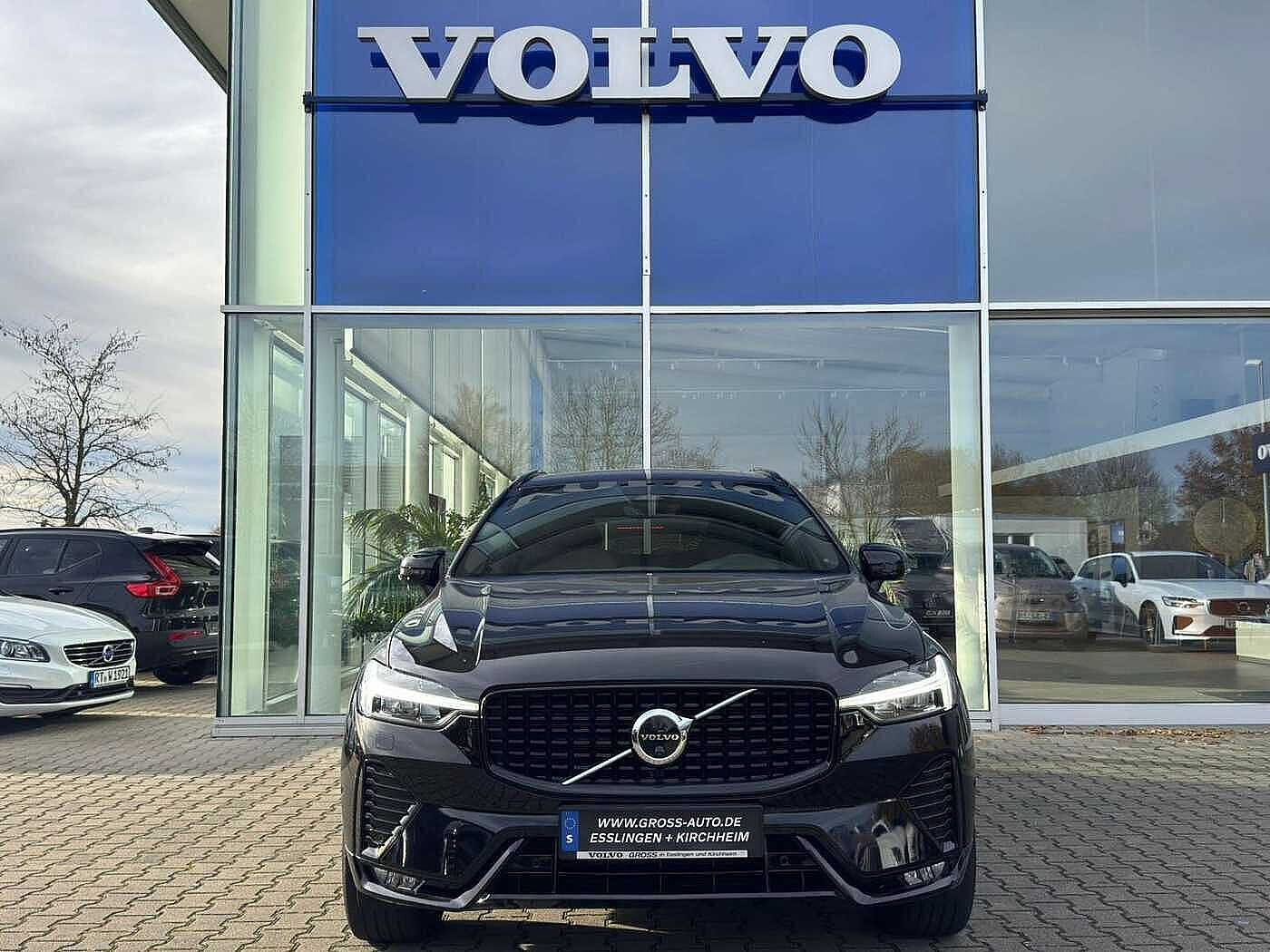 Volvo  B4d Plus Dark AWD
