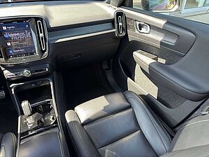 Volvo  P8 R Design Recharge Pure Electric AWD