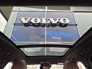 Volvo  B4 Momentum Pro FWD