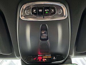 Volvo  B4 Momentum Pro FWD