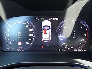 Volvo  D4 AWD Geartronic R-Design