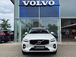 Volvo  B4 Momentum Pro 2WD