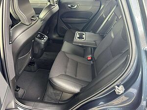 Volvo  D4 Momentum Pro AWD