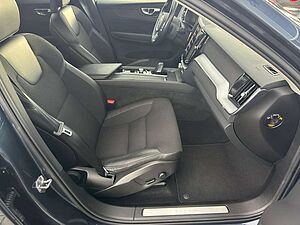 Volvo  D4 Momentum Pro AWD