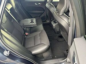 Volvo  D4 Momentum Pro AWD
