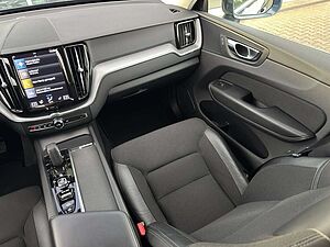 Volvo  D4 Momentum Pro AWD
