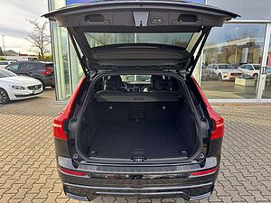 Volvo  B4d Plus Dark AWD