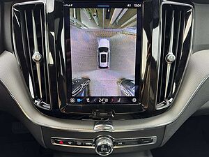 Volvo  B4d Plus Dark AWD