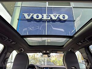 Volvo  B4d Plus Dark AWD