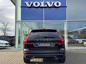 Volvo  B4d Plus Dark AWD