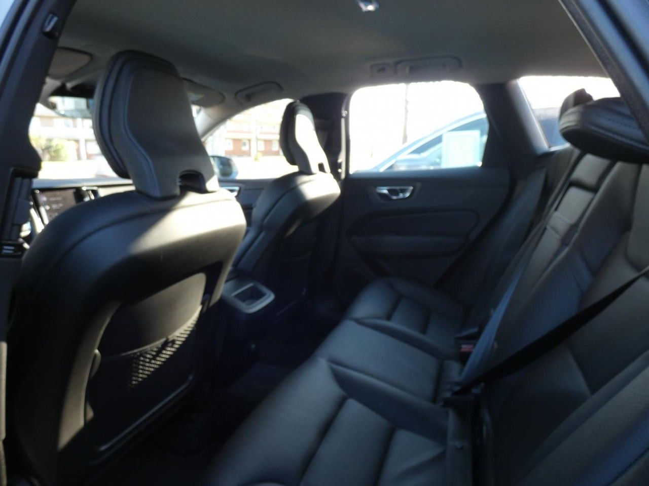 Volvo  B4 (Diesel) AWD Momentum Pro (EURO 6d-TEMP)