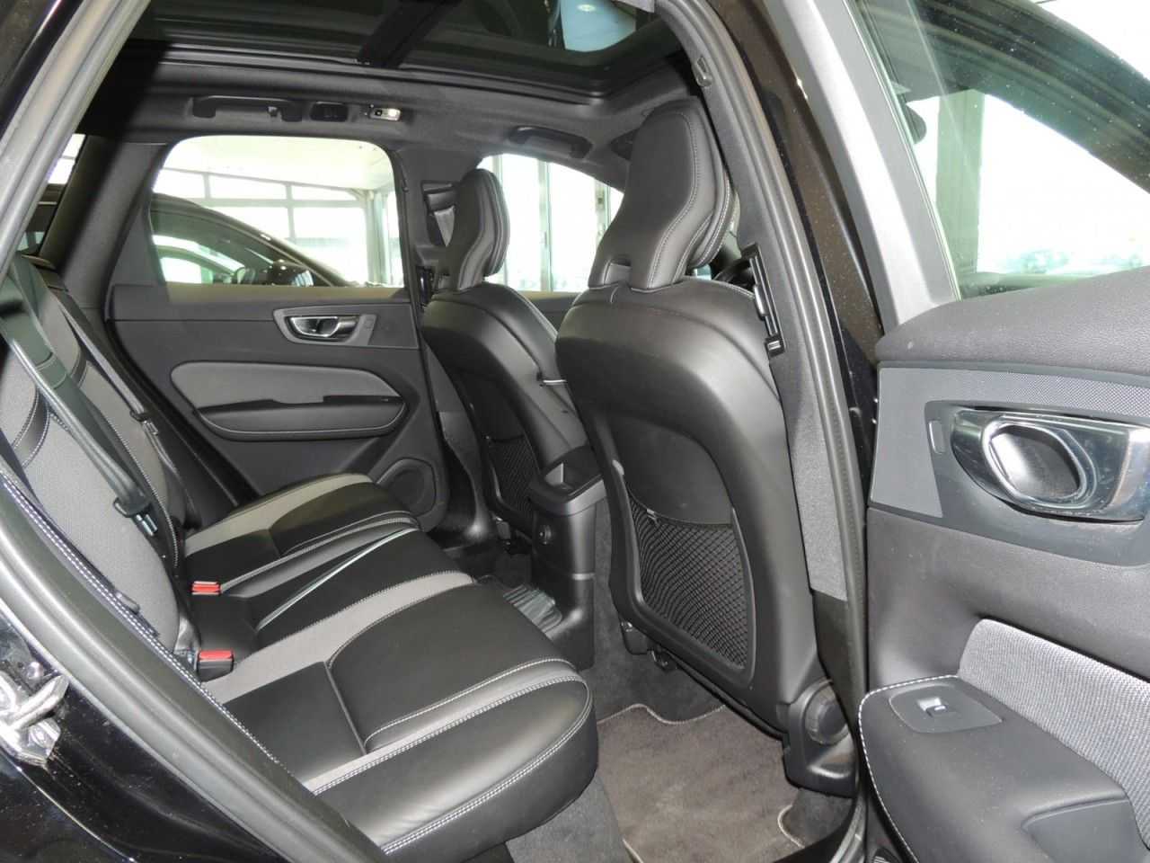 Volvo  Recharge T6 AWD R-Design Klima Navi