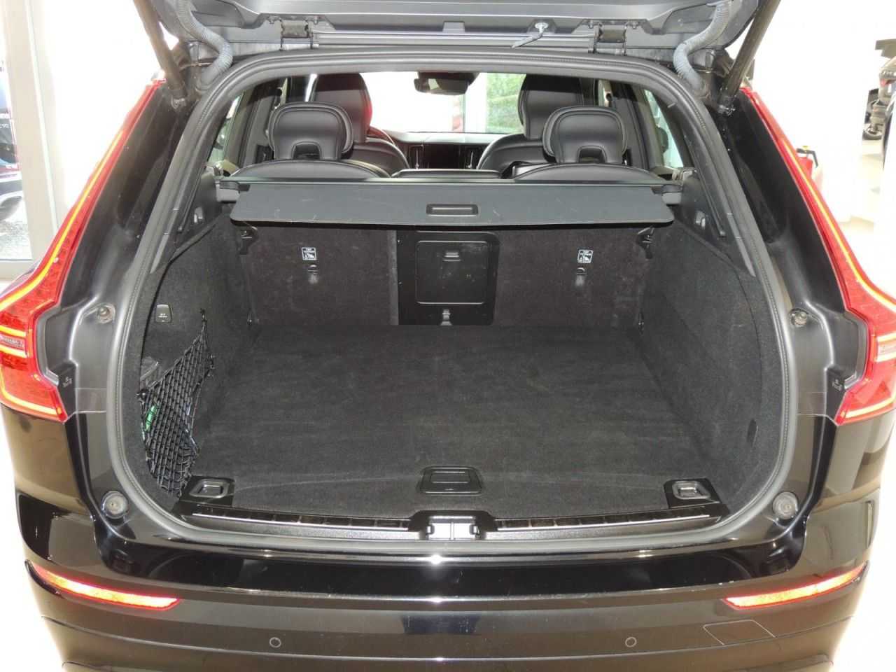 Volvo  Recharge T6 AWD R-Design Klima Navi