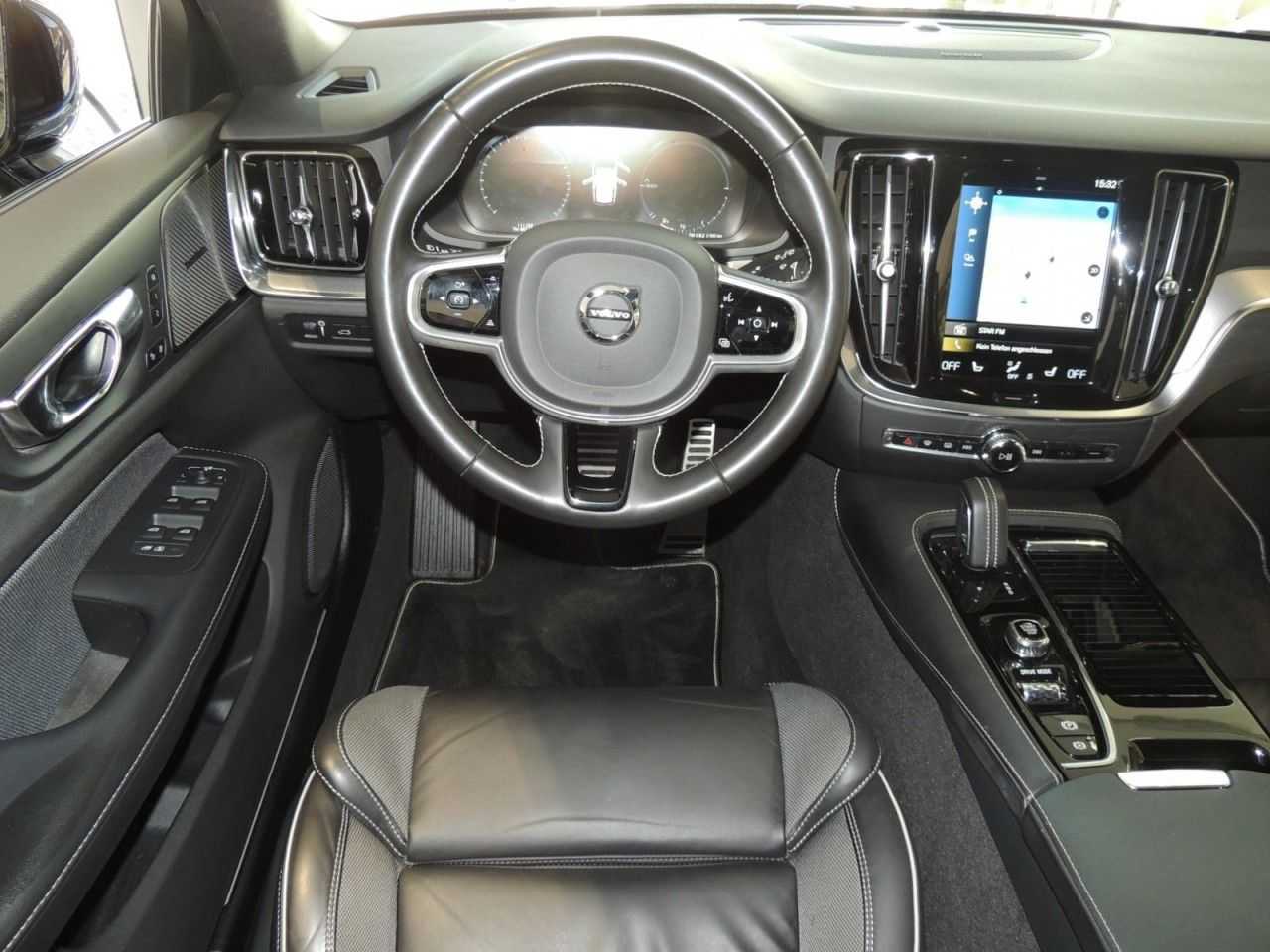 Volvo  Recharge T6 AWD R-Design Klima Navi