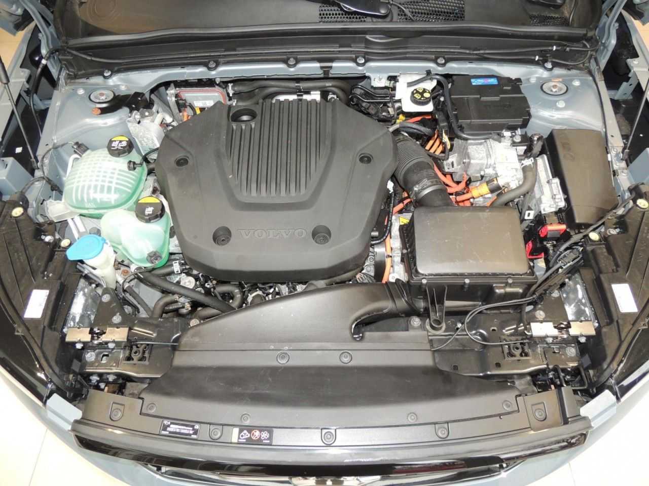 Volvo  Recharge T4 Plus Dark Klima Navi