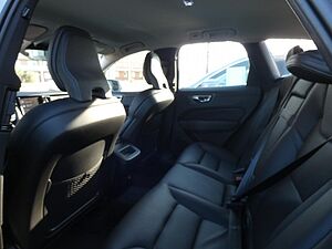 Volvo  B4 (Diesel) AWD Momentum Pro (EURO 6d-TEMP)