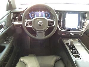 Volvo  B4 Plus Dark Klima Navi Leder